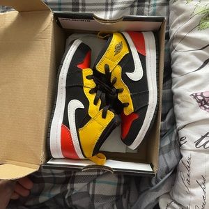 Jordan 1 Mid SE (TD) - Size 9C
